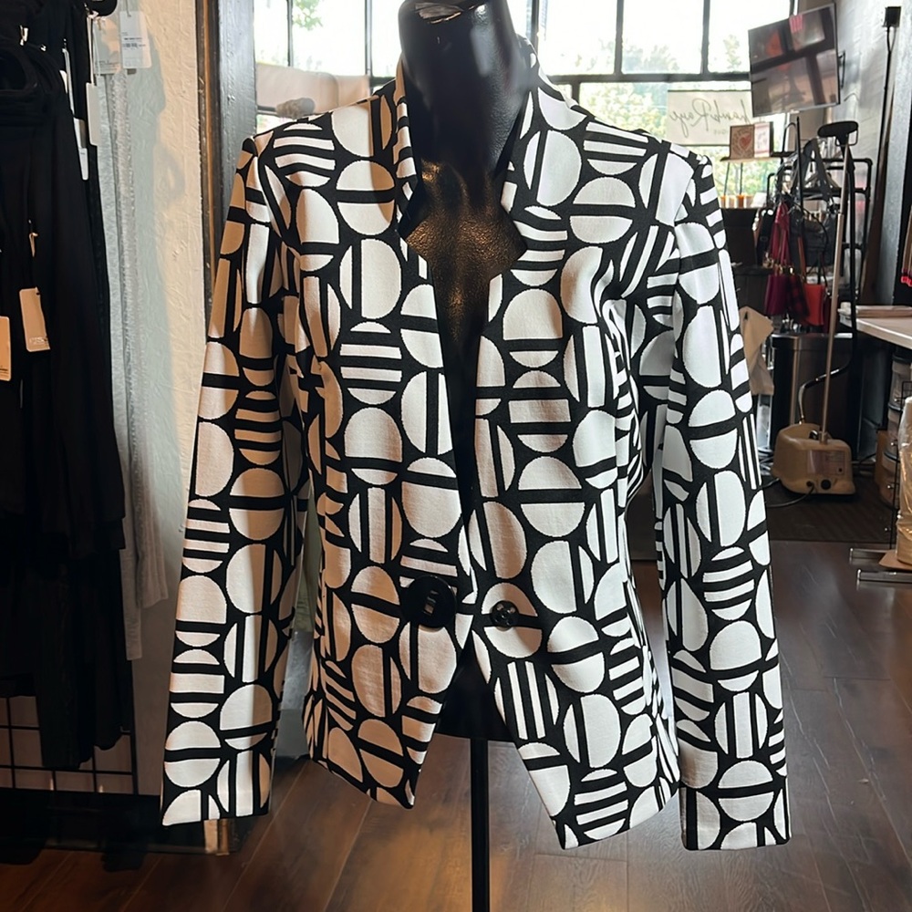 Frank Lyman blazer
